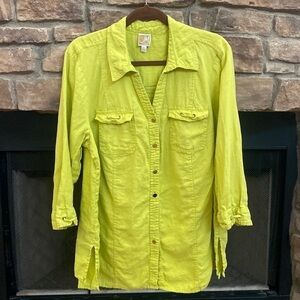 JM Collection lime green top with silver buttons. Size 18W